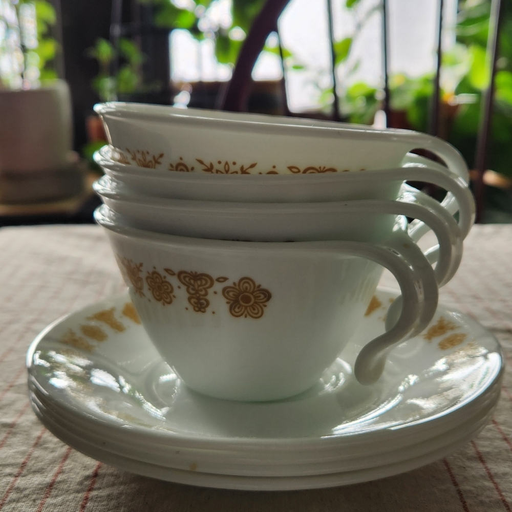 Corelle  golden butterflies and flowers printed 4 pieces tea cups set